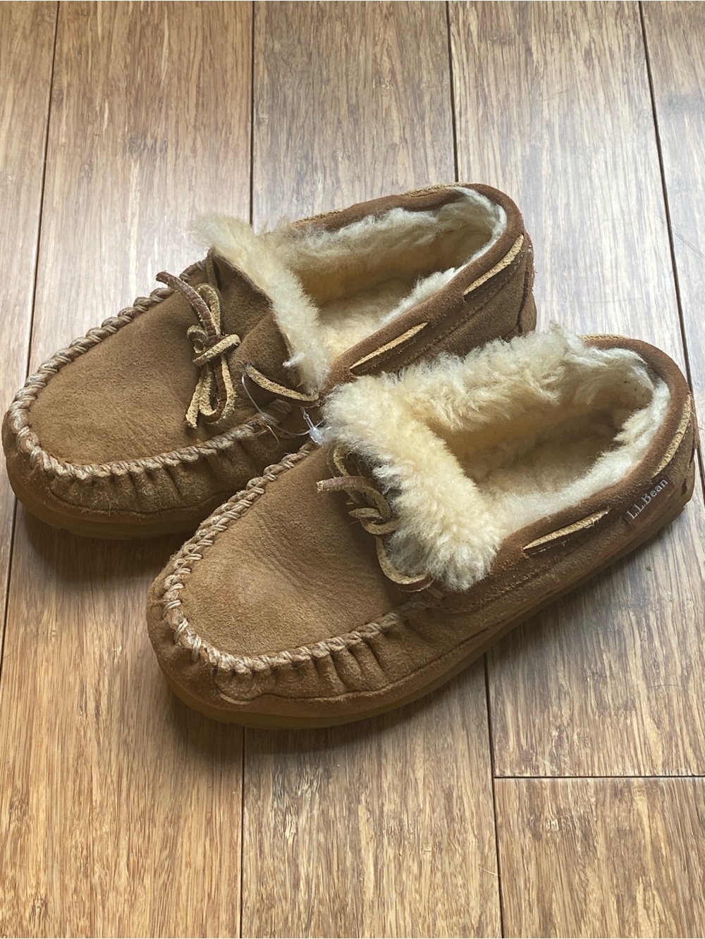 L.L. Bean Kids Wicked Good Chestnut Suede Shearling Fur Moccasin Slippers Size 2